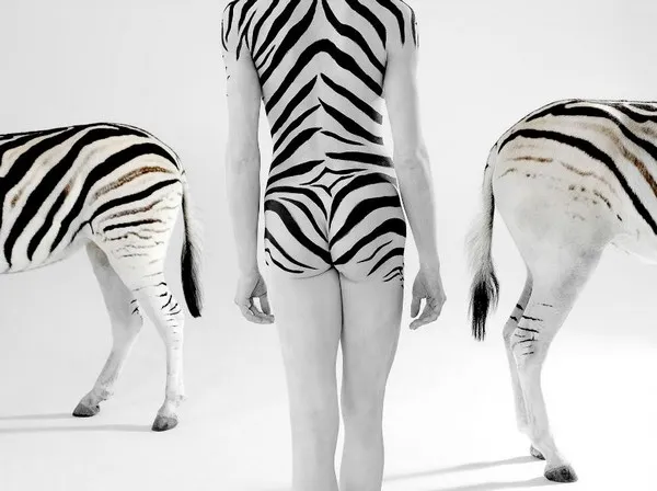 [Photography] Lennette Newell : Zebra Woman | Pégase Daily