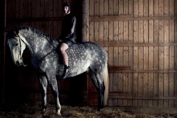 Fashion : Linnea Aartflot & Julia Hetta for Rodeo Magazine, Spring issue 2012 | Pégase Daily