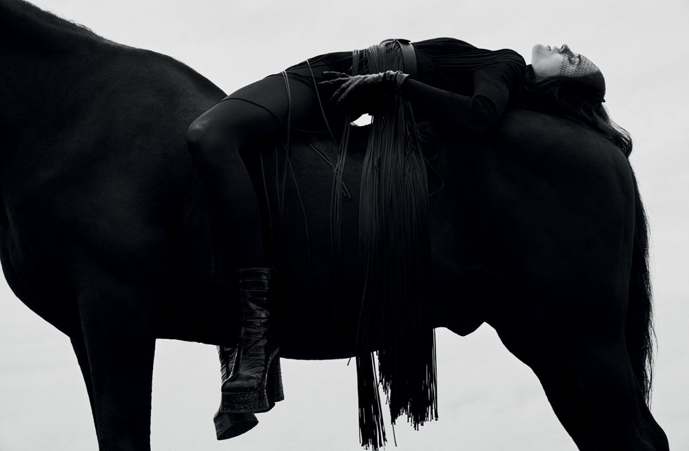 Horse Fashion: Sarah Brannnon by Sebastian Kim for Numéro Magazine 2021 | Pégase Daily