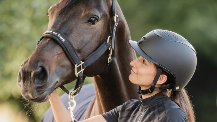 casque equitation strixx back on track mips system